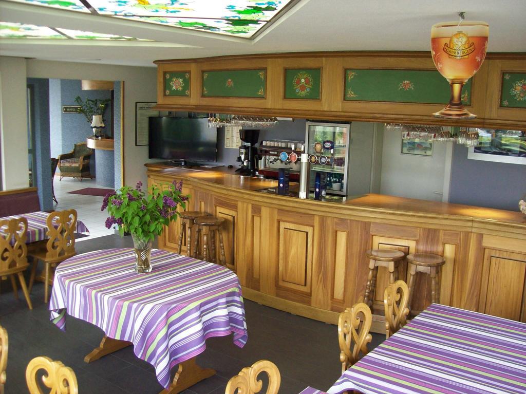 Hotel Restaurant La Tour Romaine - Haguenau - Strasbourg Nord Schweighouse-sur-Moder Kültér fotó