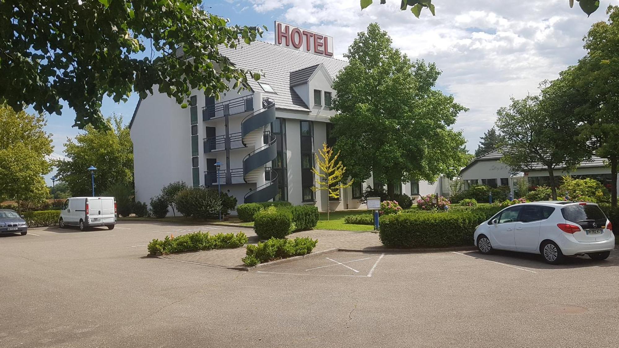 Hotel Restaurant La Tour Romaine - Haguenau - Strasbourg Nord Schweighouse-sur-Moder Kültér fotó