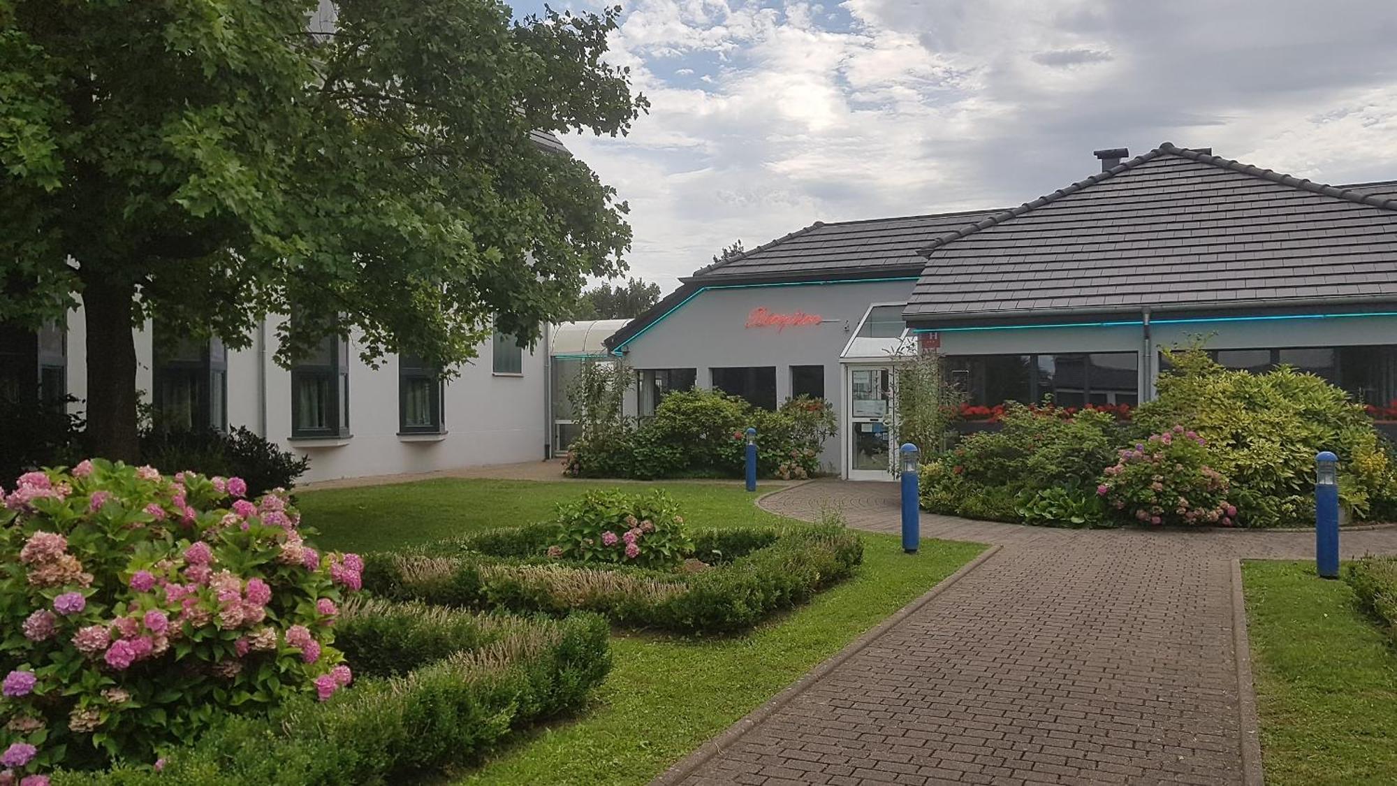 Hotel Restaurant La Tour Romaine - Haguenau - Strasbourg Nord Schweighouse-sur-Moder Kültér fotó
